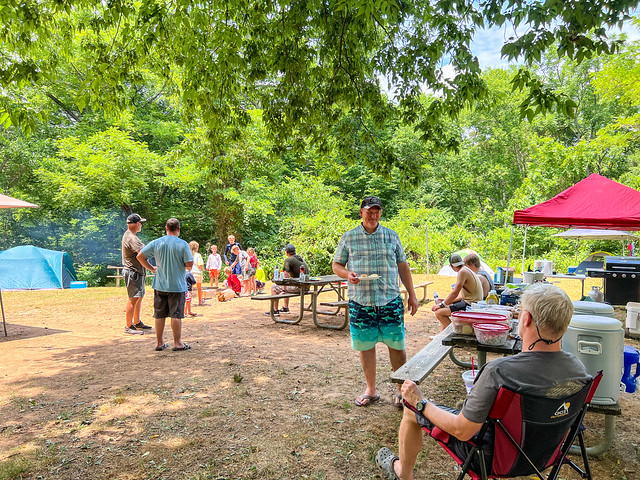 How to Organize a Group Camping Trip?